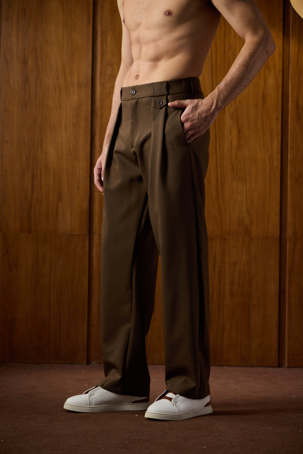 THE SEOUL PLEATED PANTS IN CHESTNUT