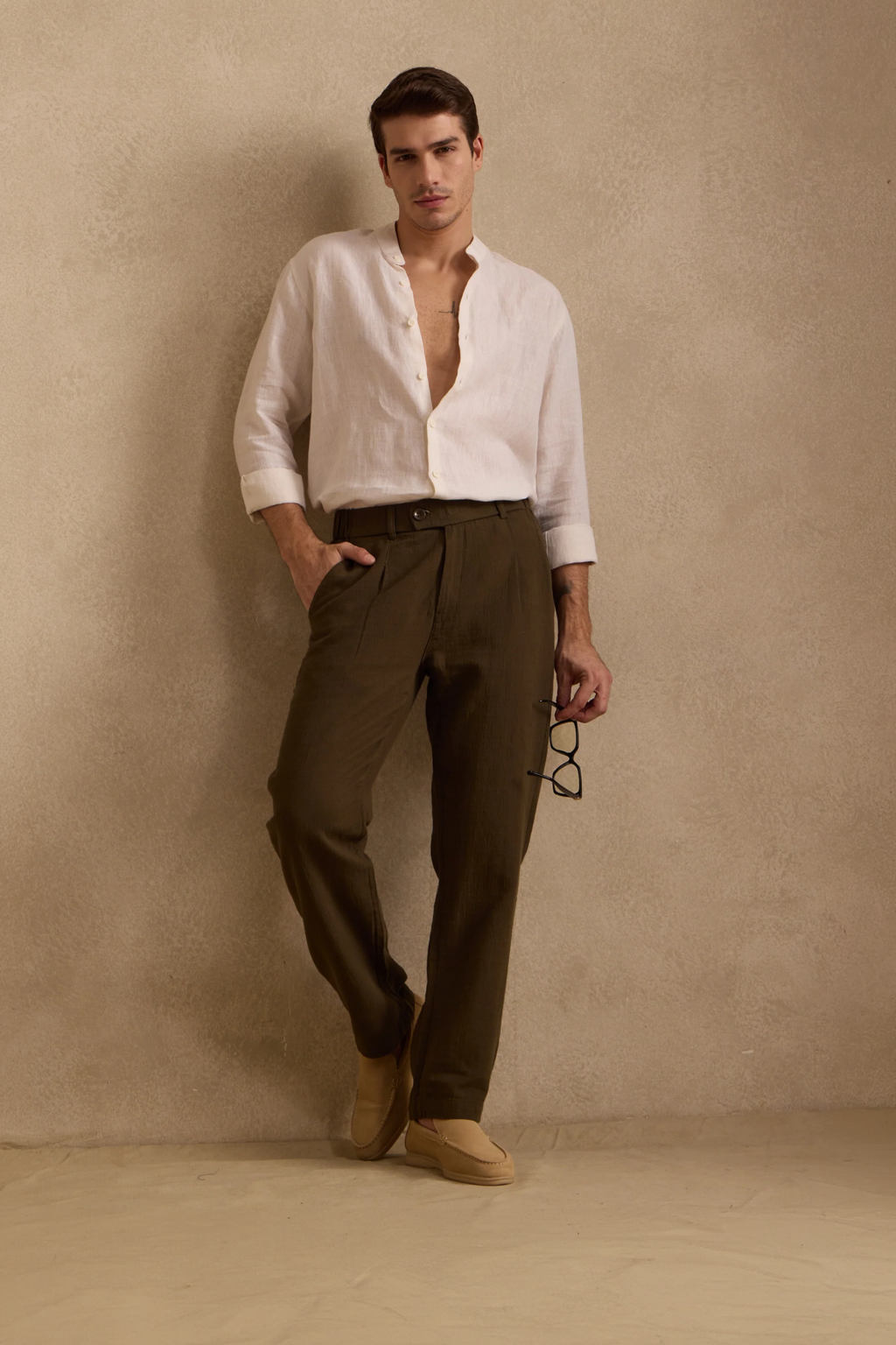 THE SEOUL LINEN PANTS IN DARK OLIVE