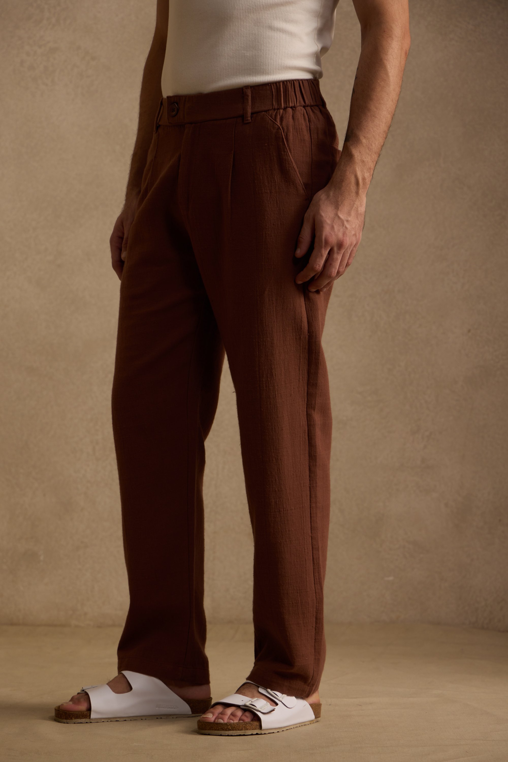 THE SEOUL LINEN PANTS IN EXPRESSO BROWN
