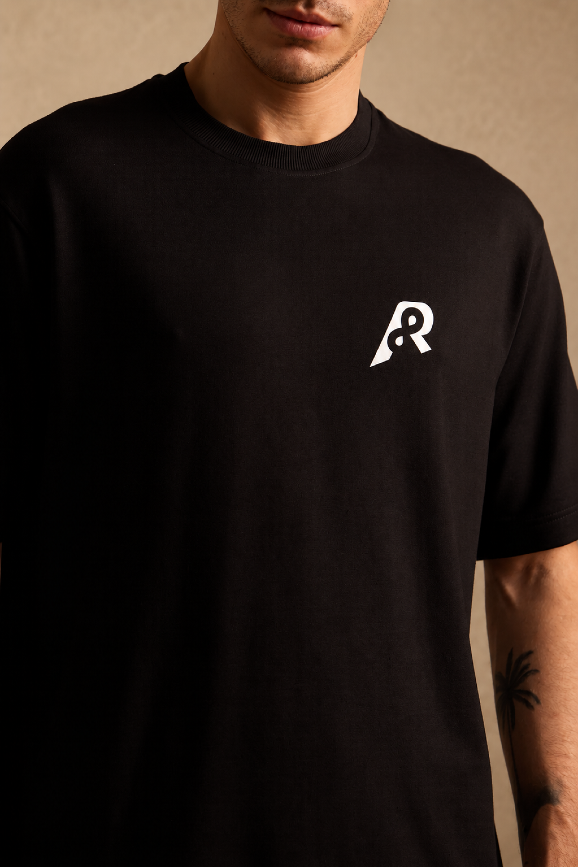 THE BAMBOO CREW TSHIRT IN DEEP BLACK