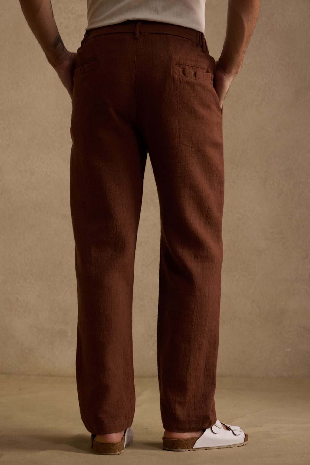 THE SEOUL LINEN PANTS IN EXPRESSO BROWN