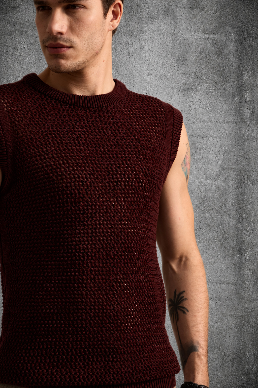 MESH KNIT TANK IN BURGUNDY