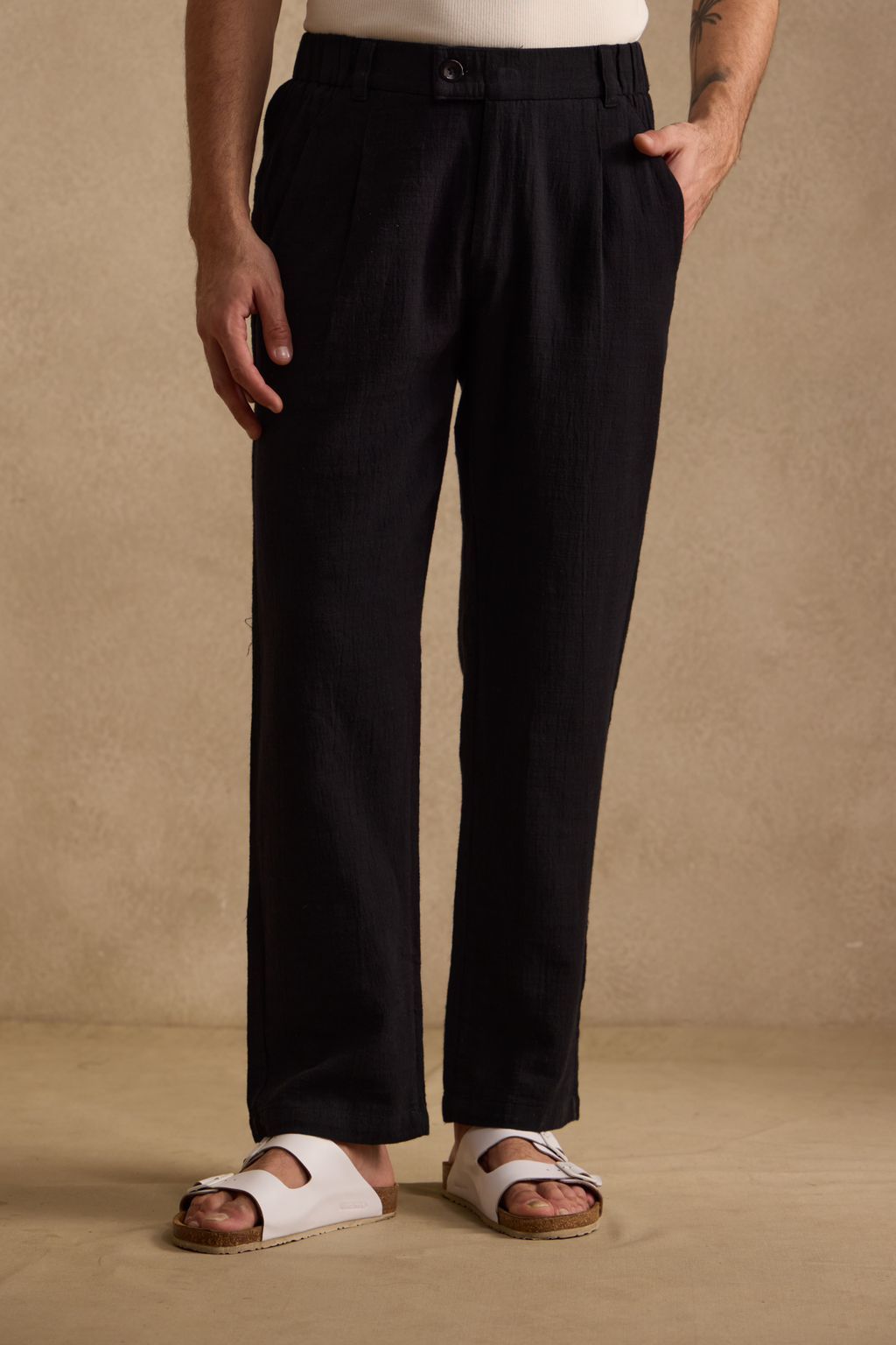 THE SEOUL LINEN PANTS IN DEEP BLACK