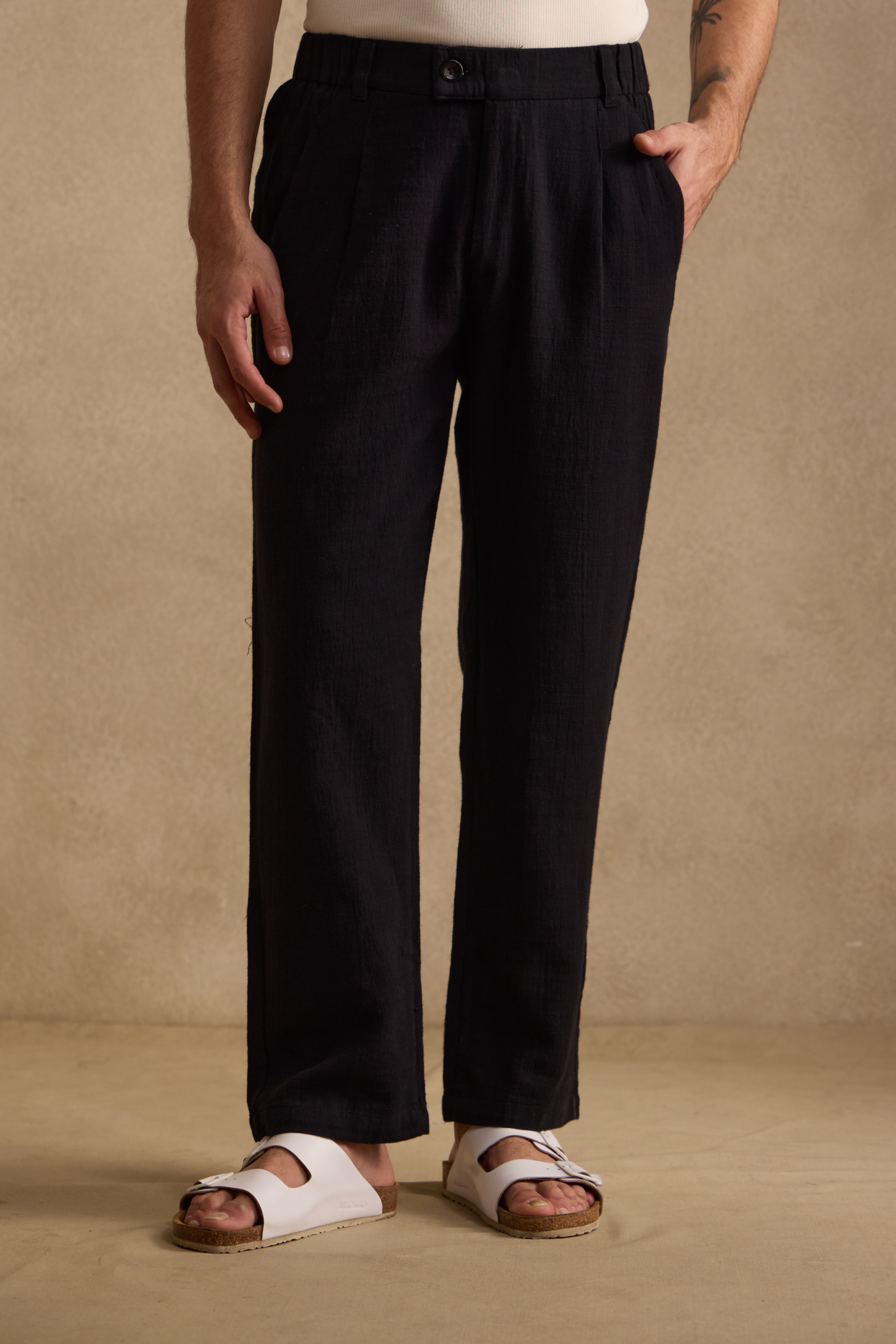 THE SEOUL LINEN PANTS IN DEEP BLACK