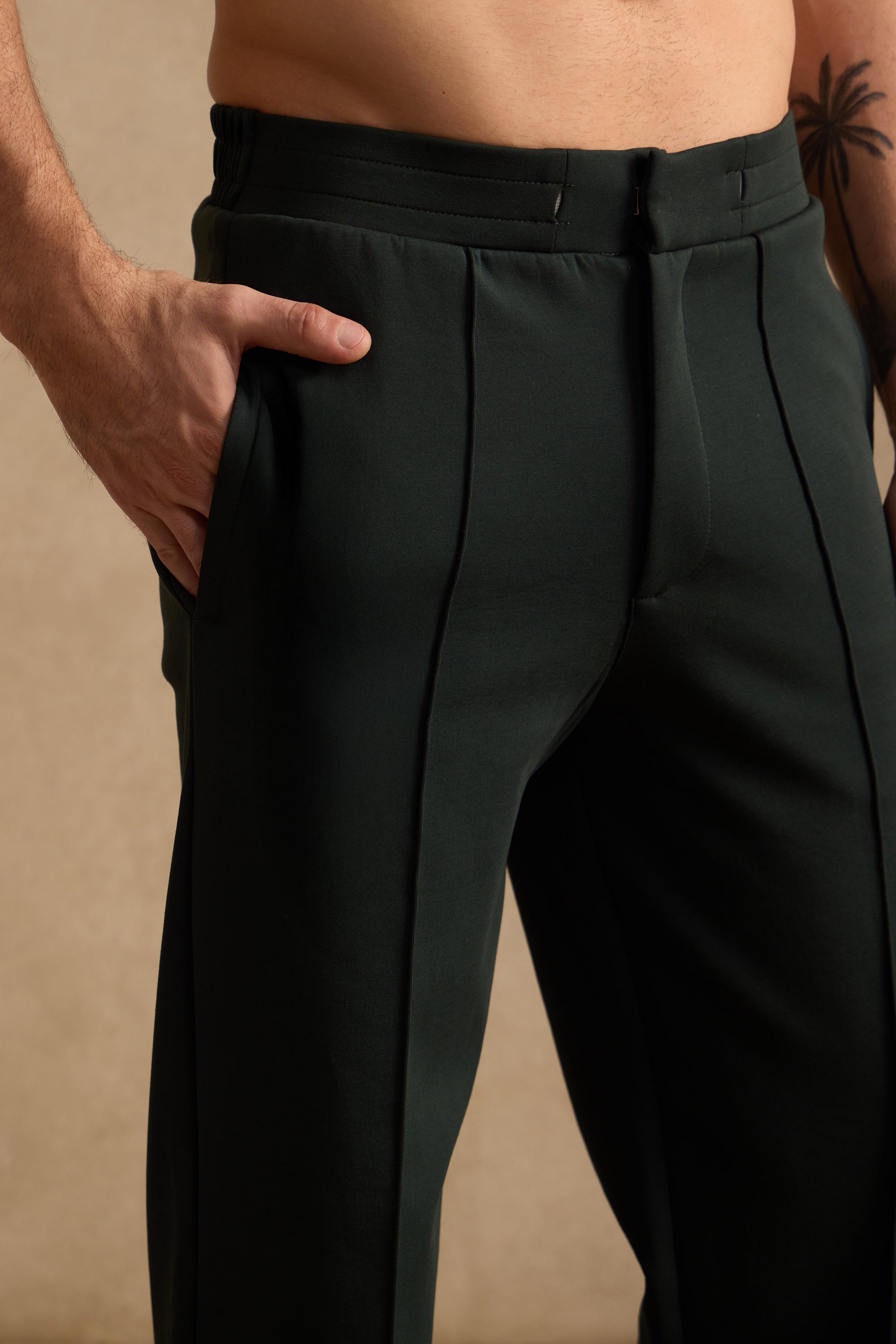 EVRYDAE PIN TUCK PANTS
