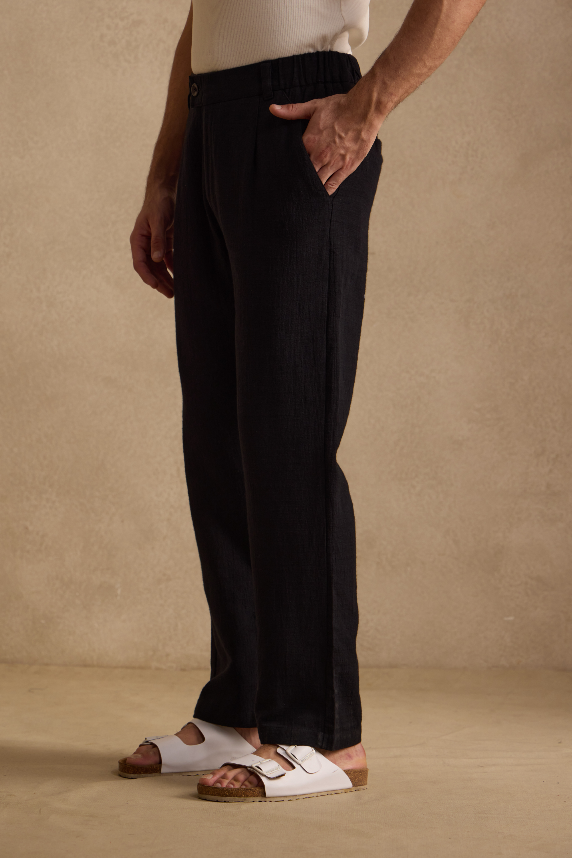 THE SEOUL LINEN PANTS IN DEEP BLACK