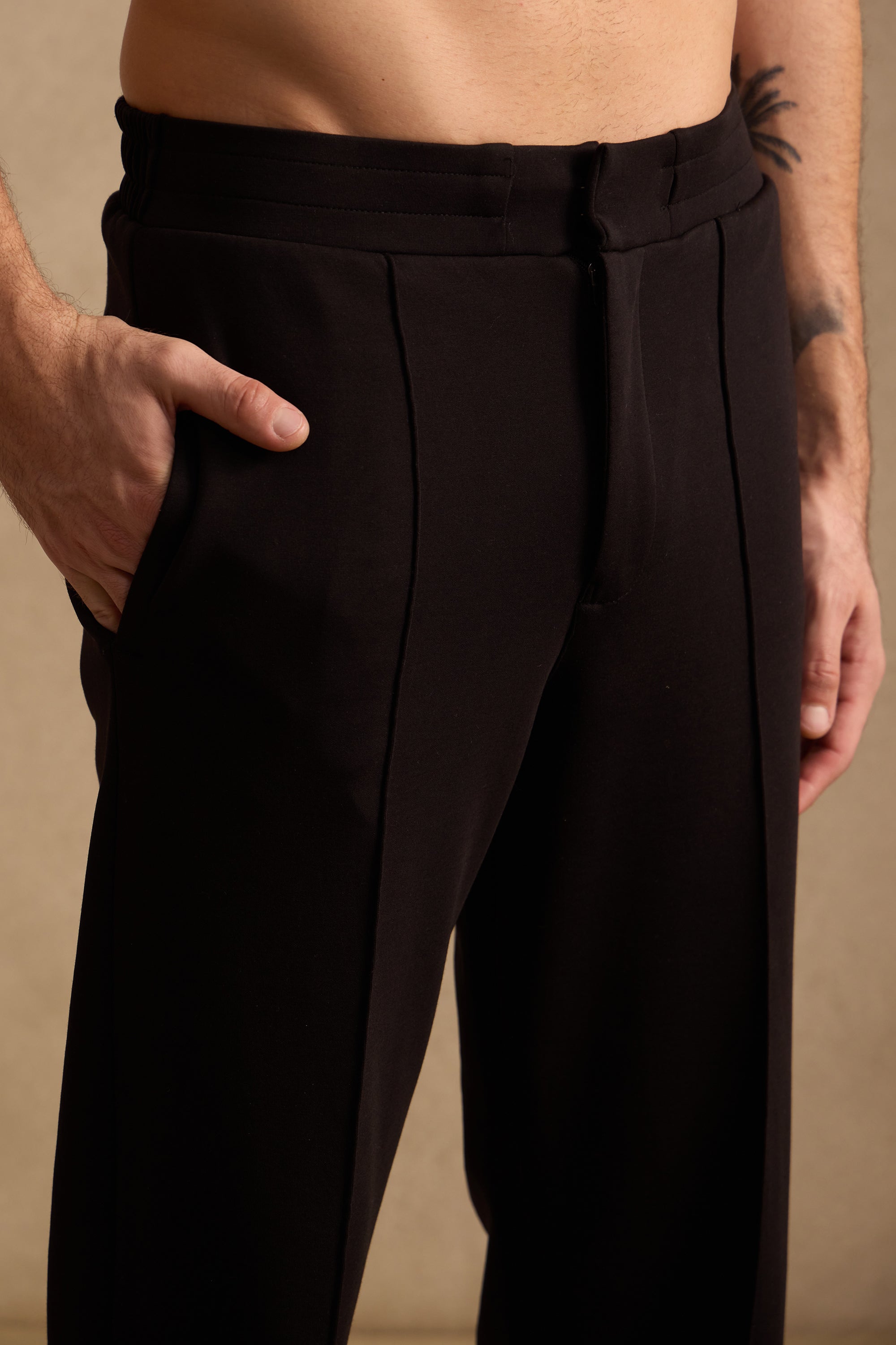 EVRYDAE PIN TUCK PANTS