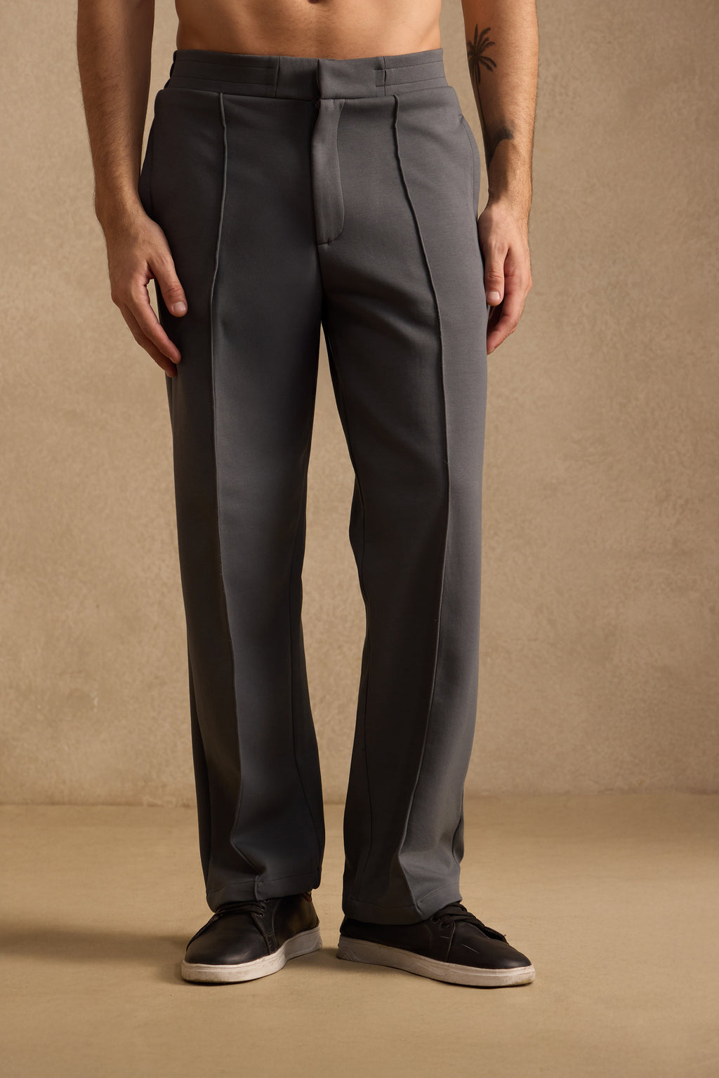 EVRYDAE PIN TUCK PANTS