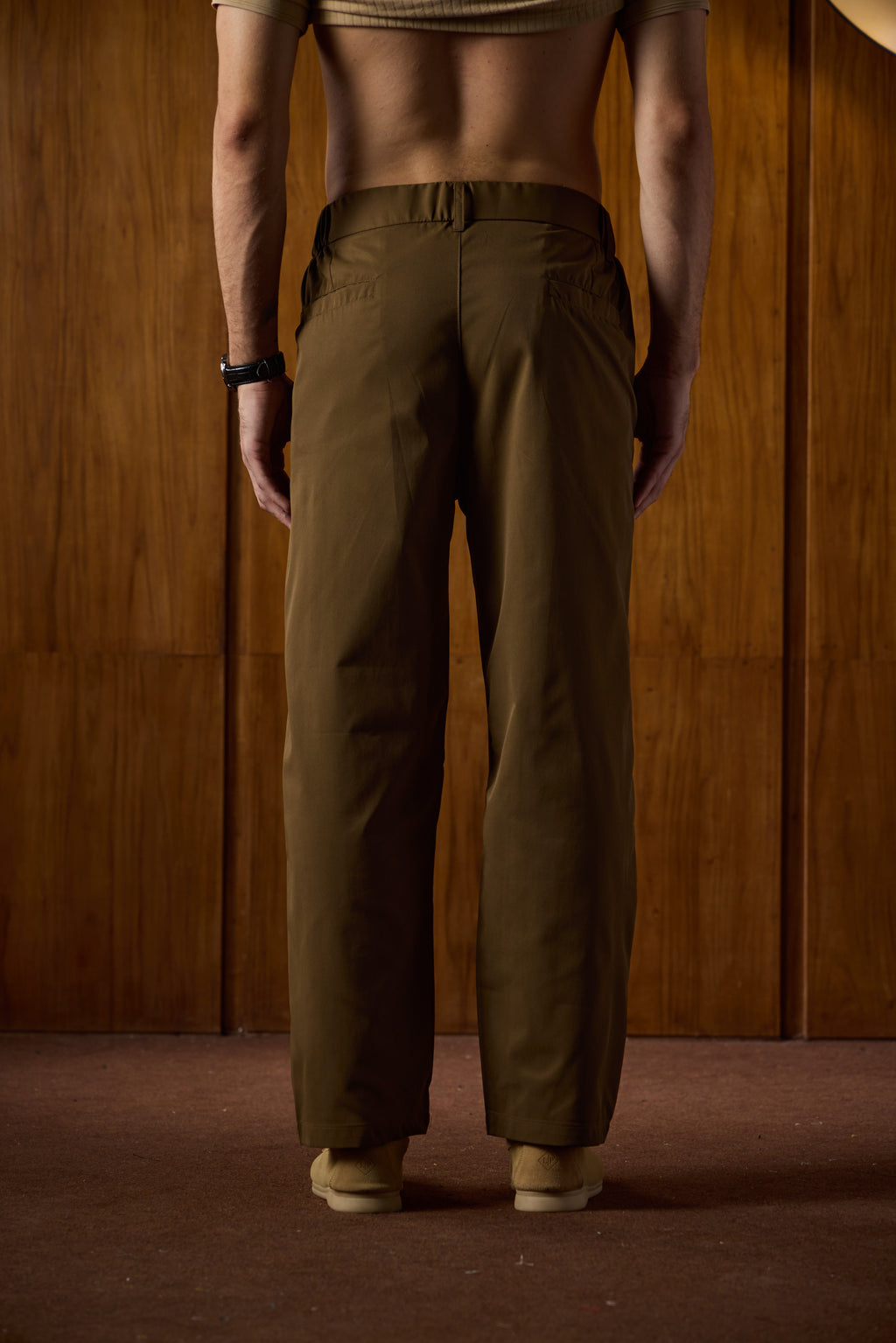 THE SEOUL AIR PANTS IN DEEP OLIVE