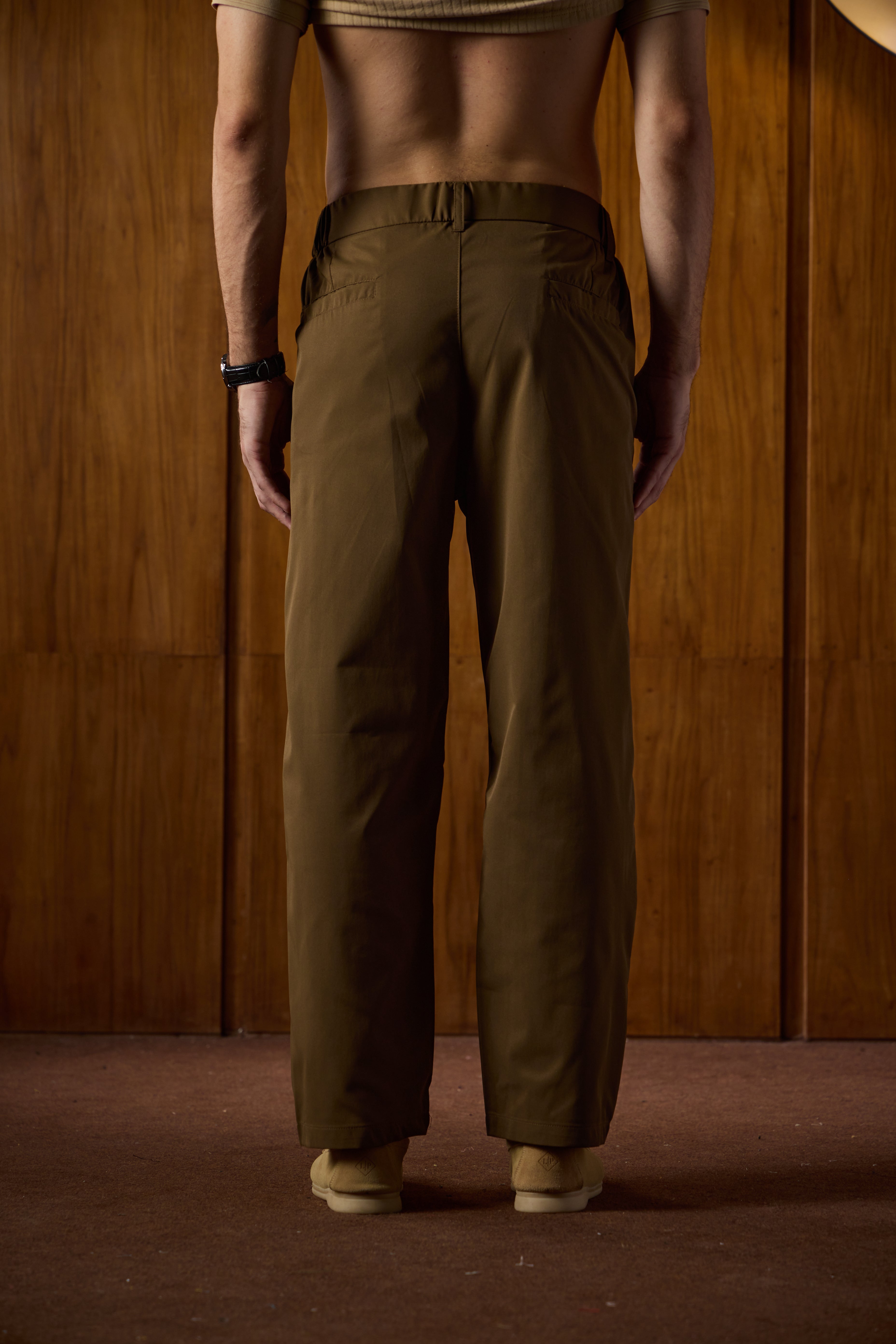 THE SEOUL AIR PANTS IN DEEP OLIVE