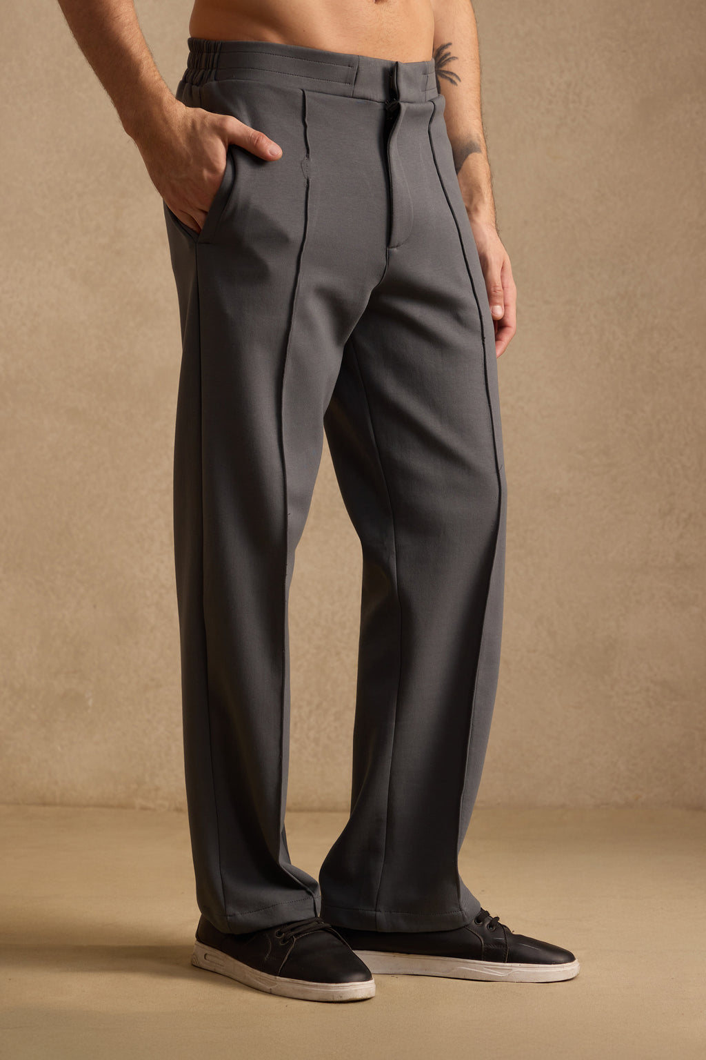 EVRYDAE PIN TUCK PANTS