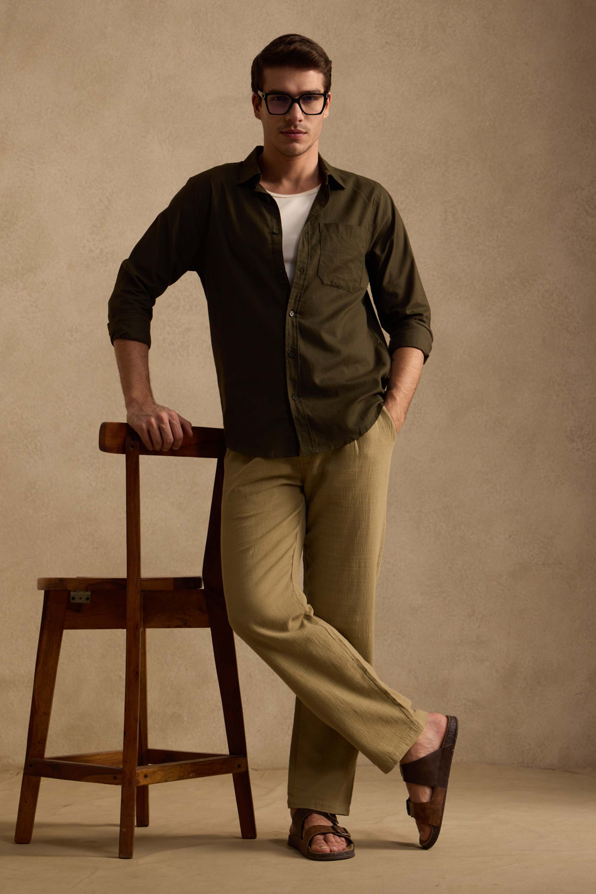 THE SEOUL LINEN PANTS IN OLIVE KHAKI