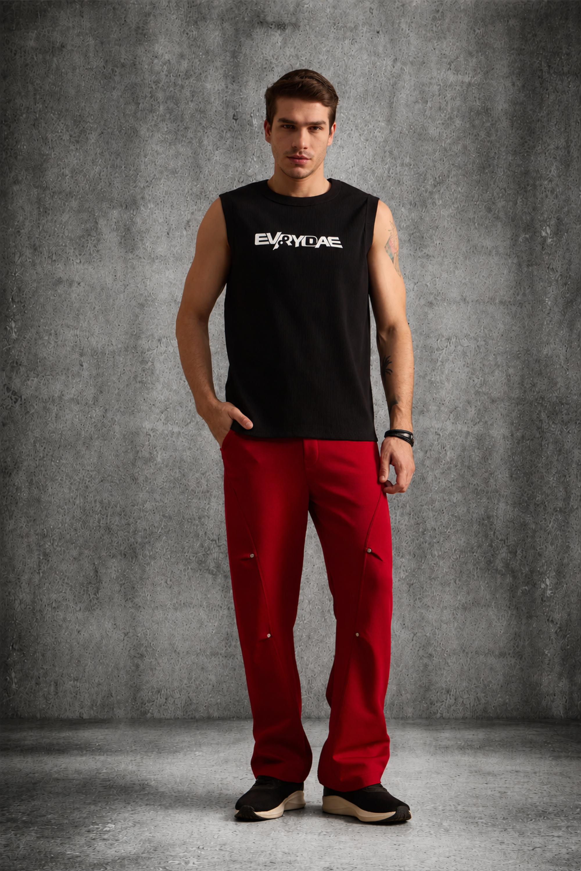 RIBBED MUSCLE TANK IN DEEP BLACK