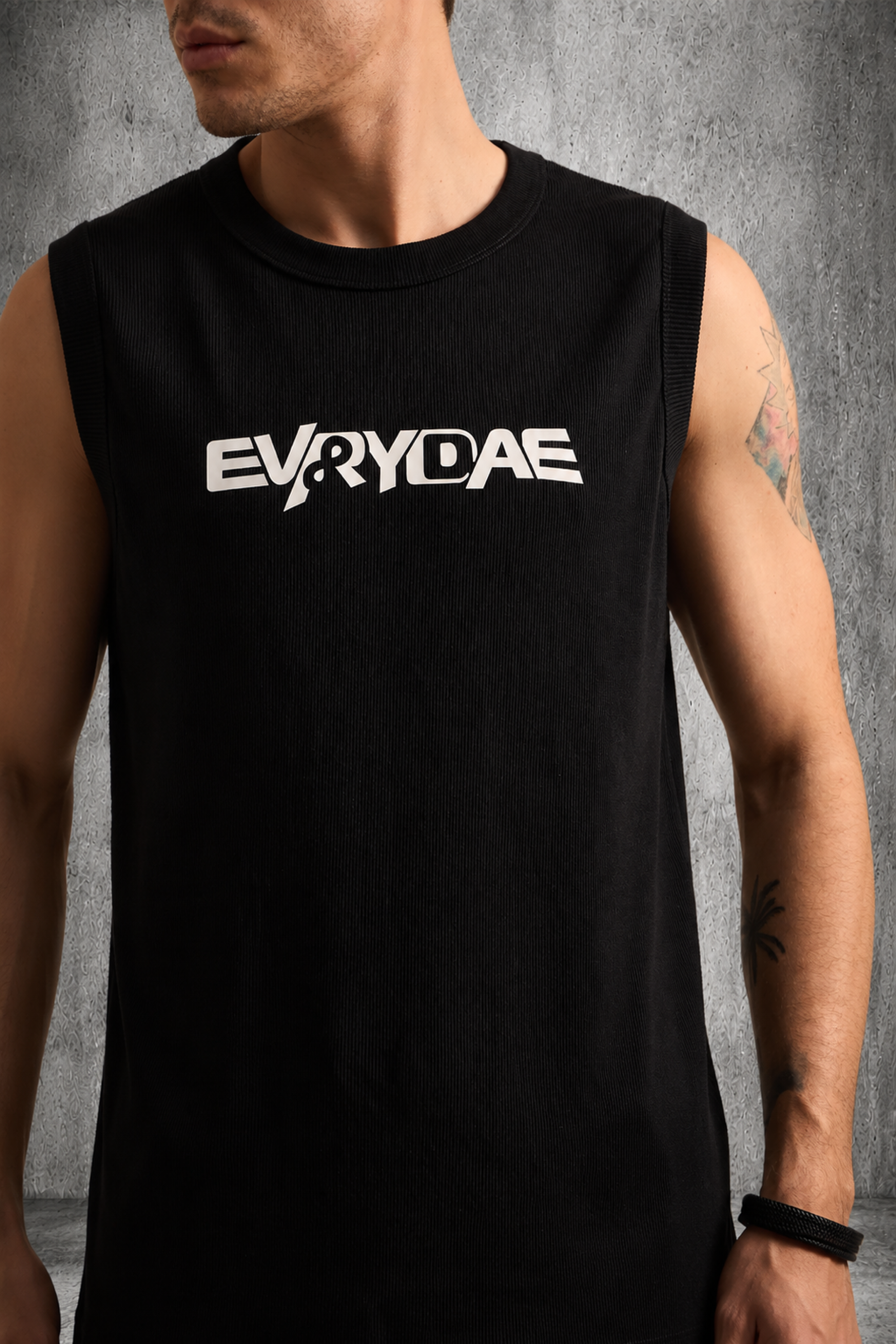 RIBBED MUSCLE TANK IN DEEP BLACK
