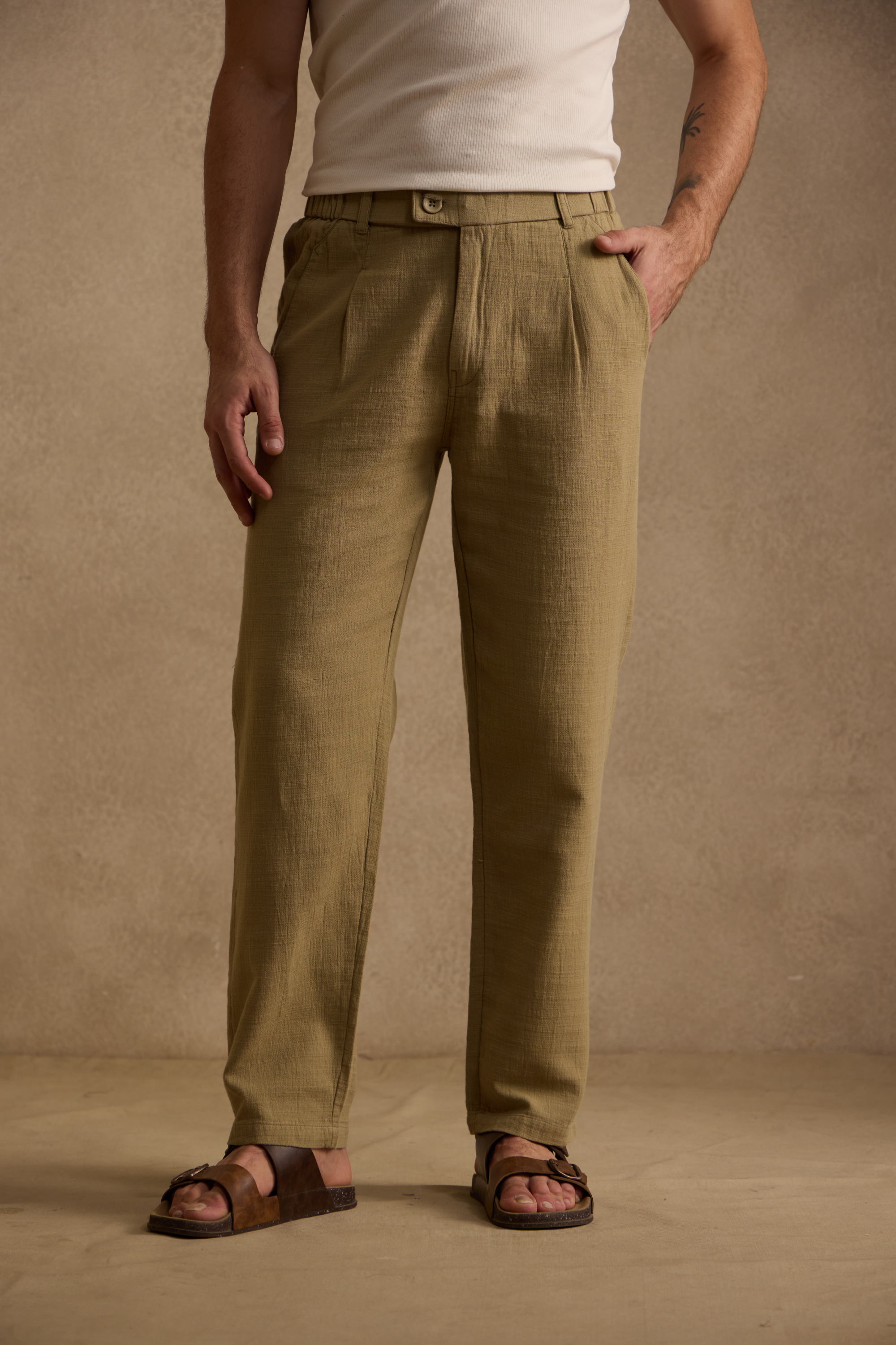 THE SEOUL LINEN PANTS IN OLIVE KHAKI
