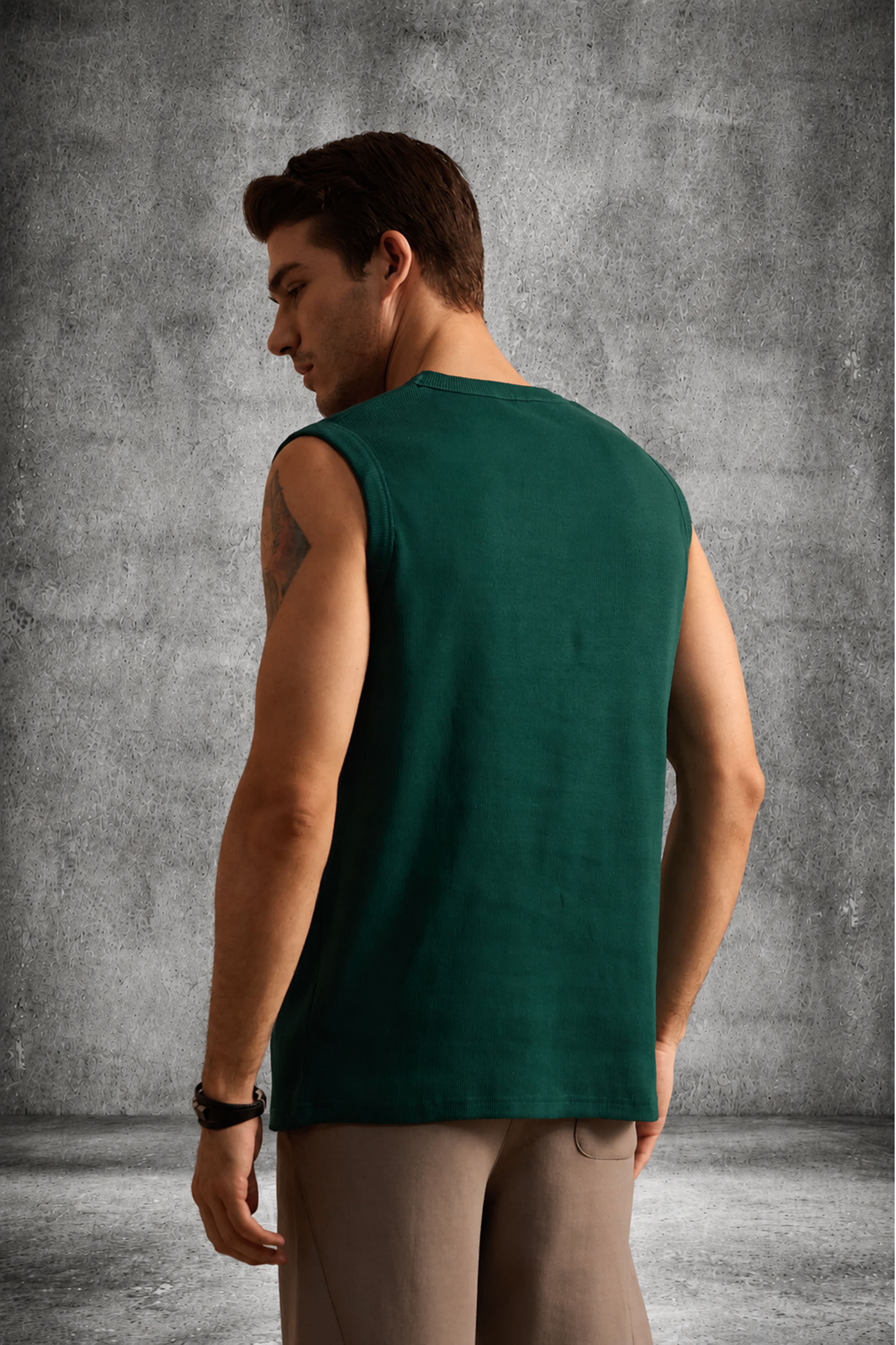 RIBBED MUSCLE TANK IN FOREST GREEN