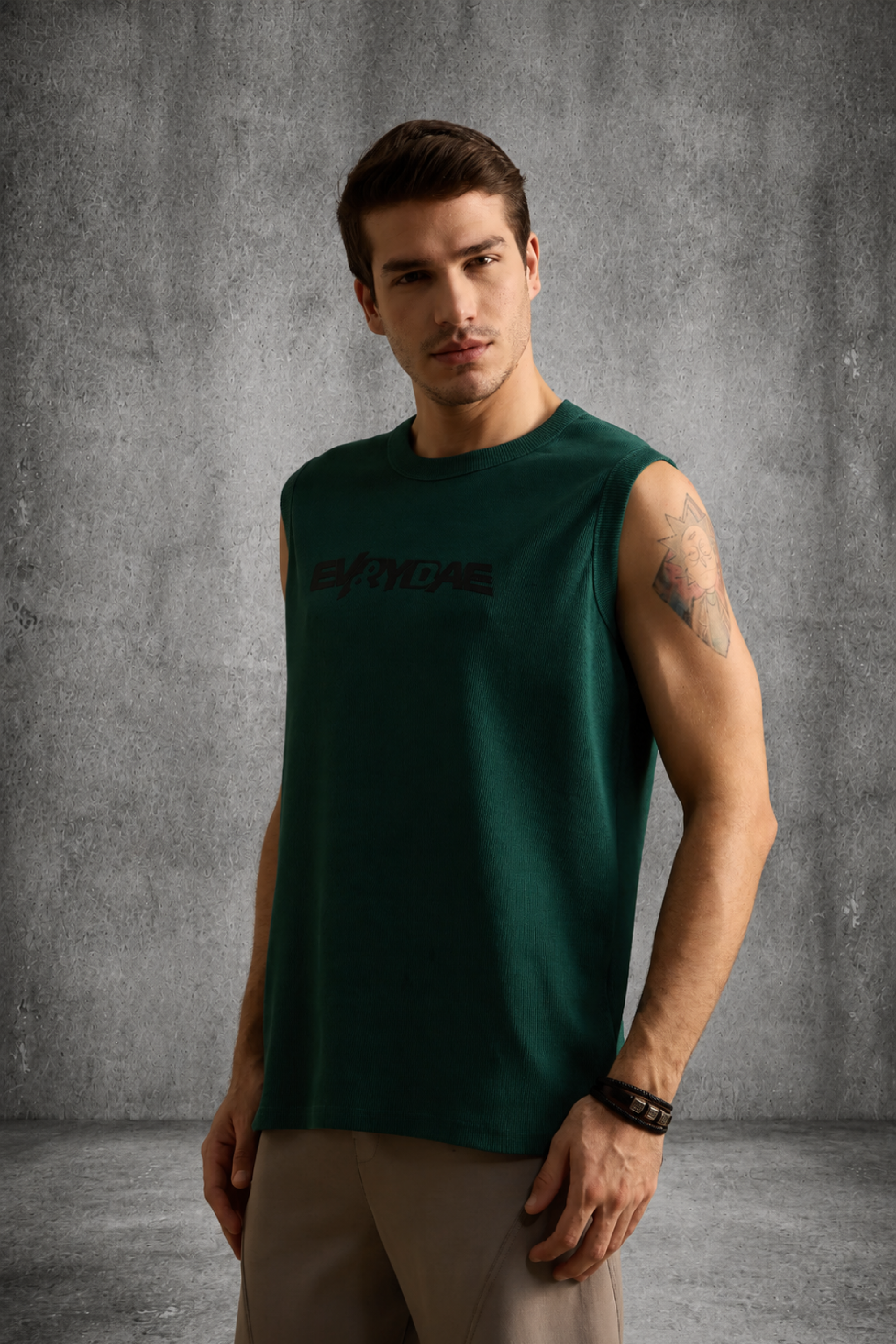 RIBBED MUSCLE TANK IN FOREST GREEN