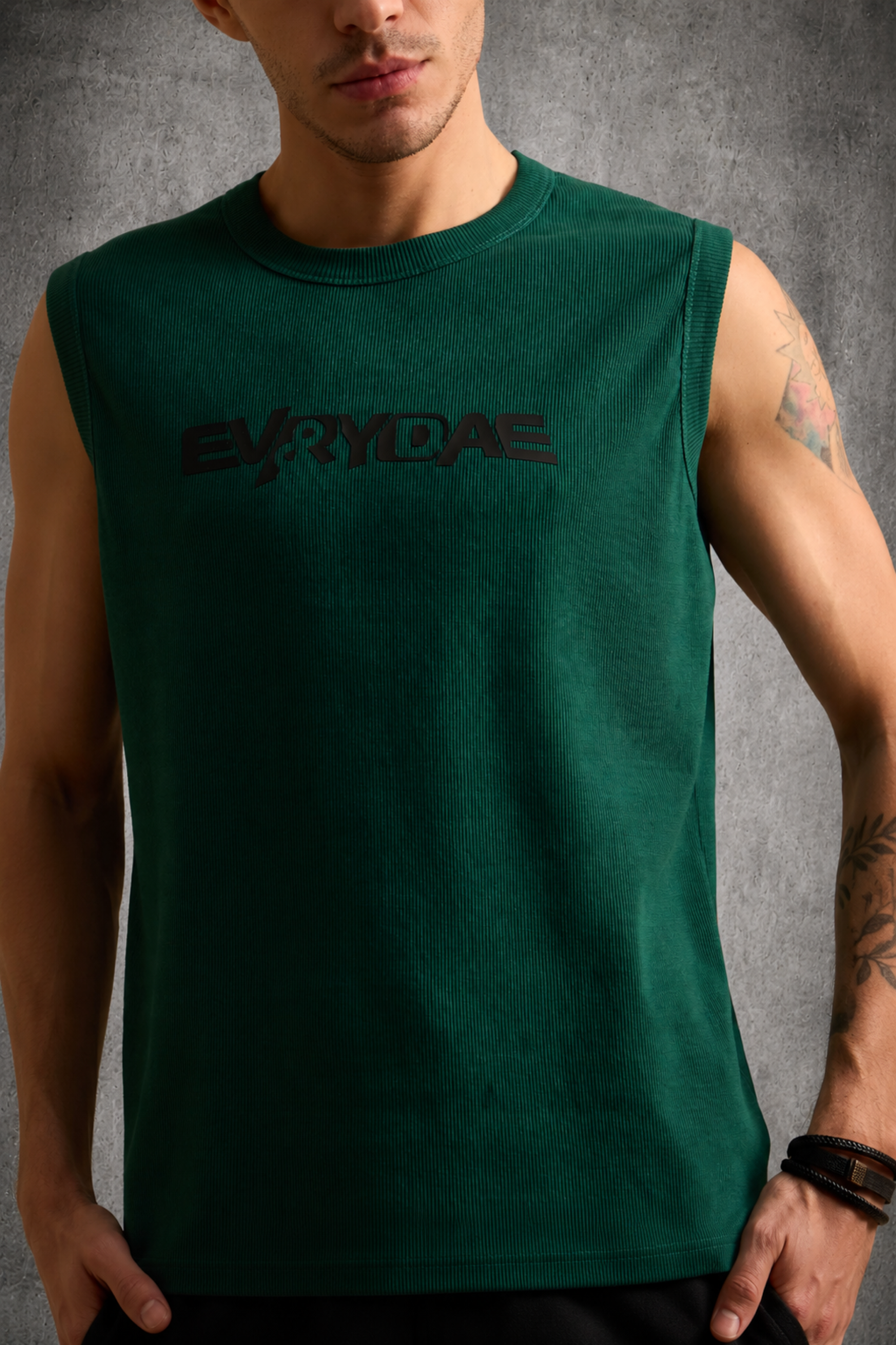 RIBBED MUSCLE TANK IN FOREST GREEN