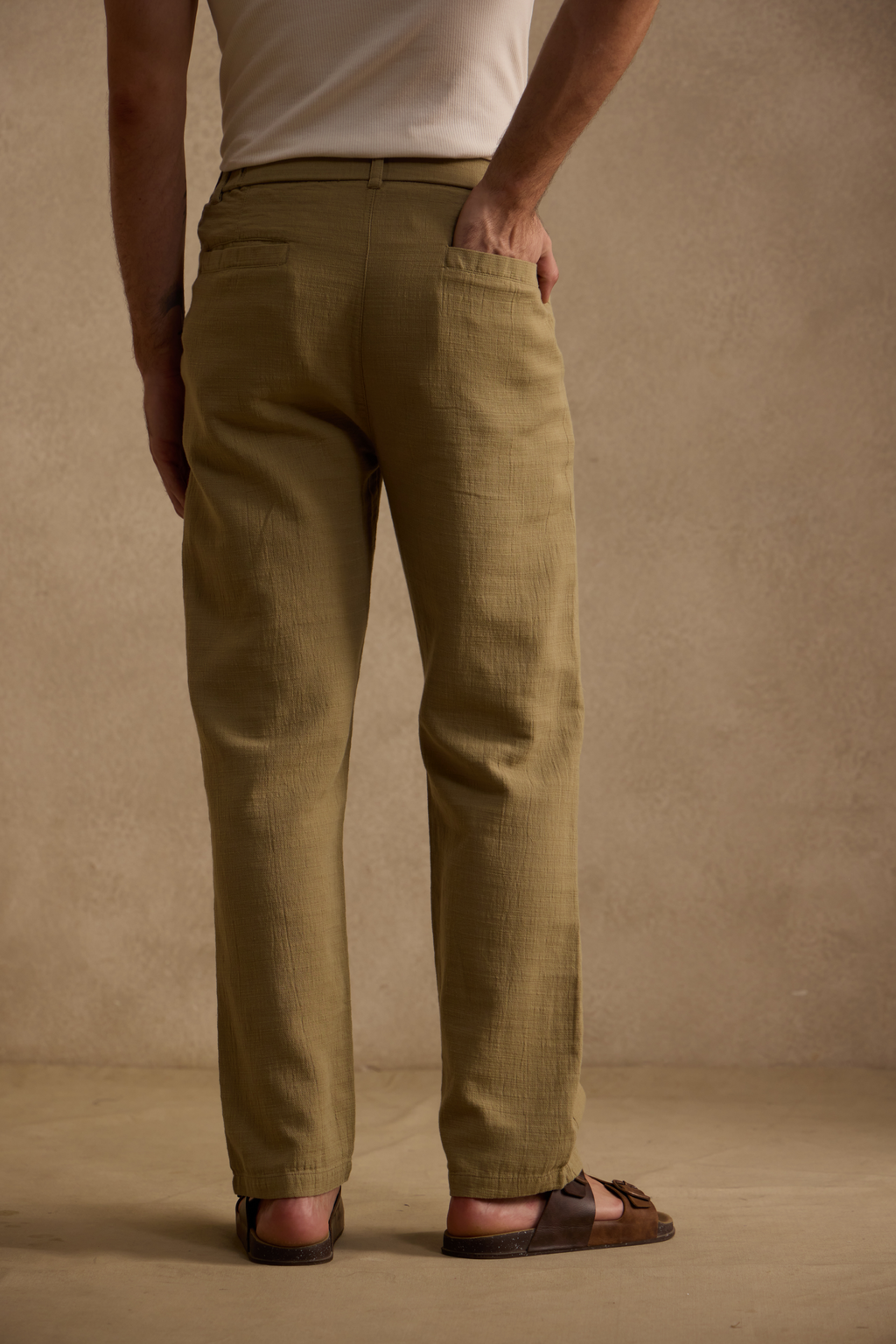 THE SEOUL LINEN PANTS IN OLIVE KHAKI