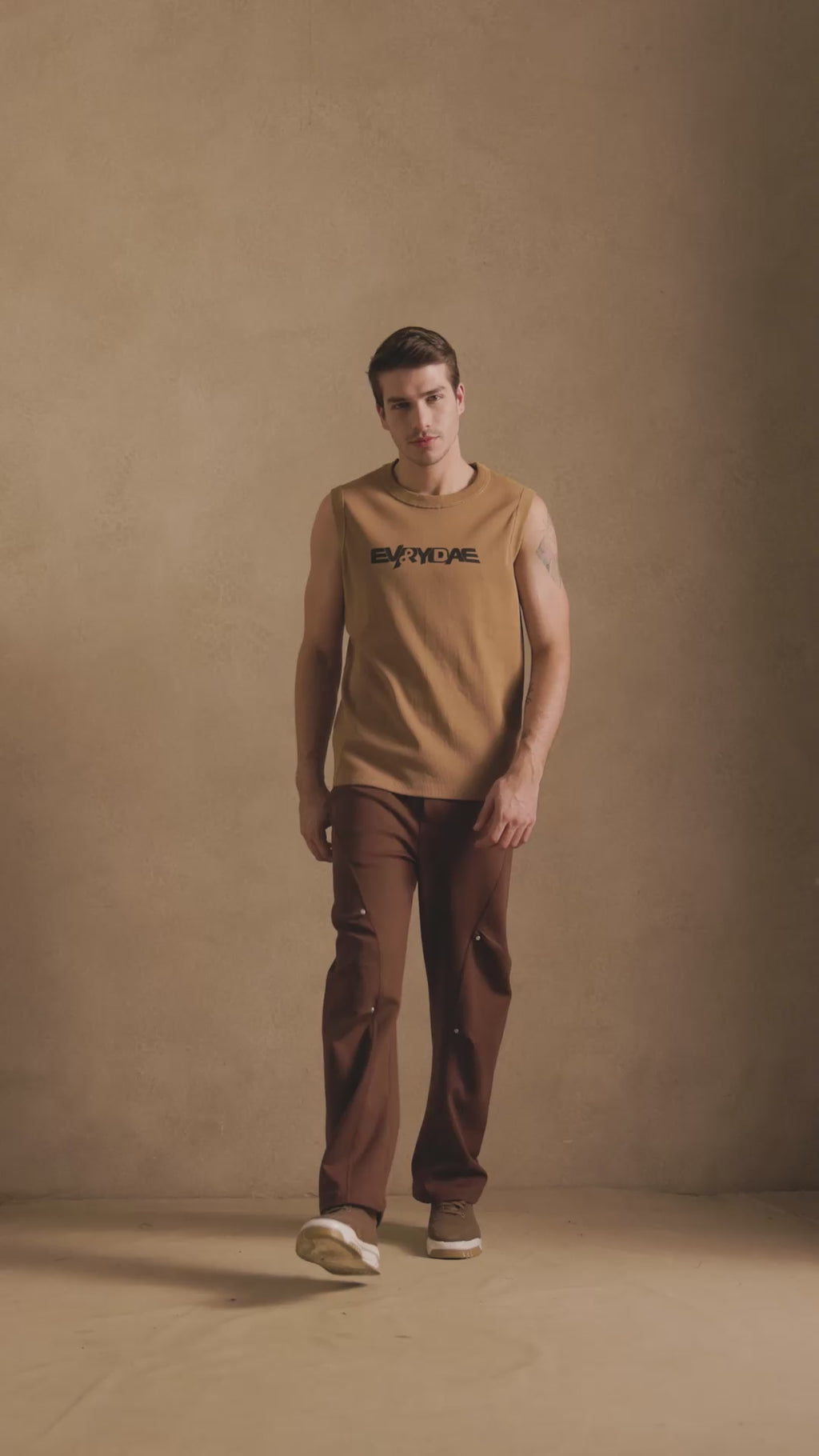 RIBBED MUSCLE TANK IN DESERT SAND