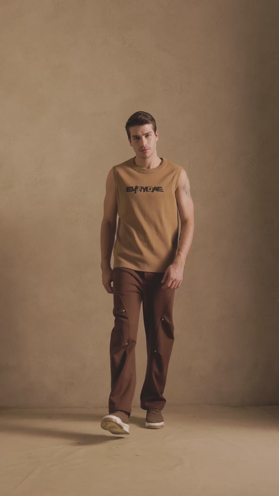 RIBBED MUSCLE TANK IN DESERT SAND